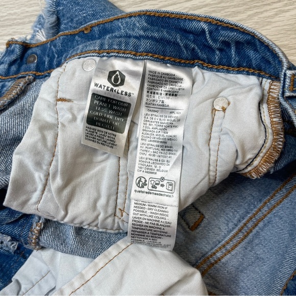 Levi’s 501 Short Raw Hen Destroyed Blue Jean Shorts Button Fly Womens size W26 - Picture 8 of 12